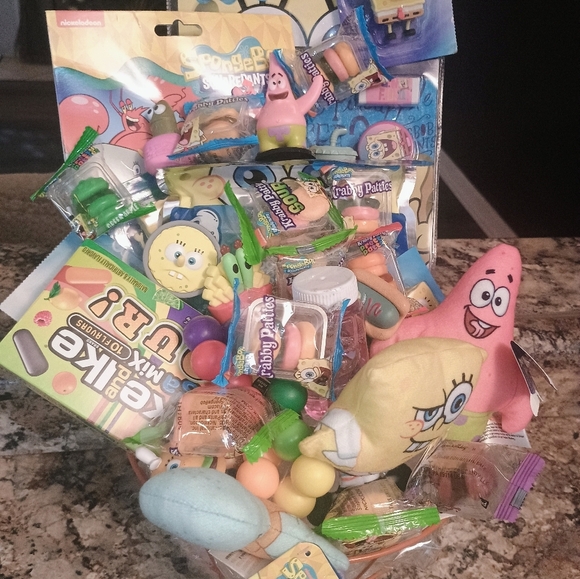 SpongeBob SquarePants Kids Gift Basket New - Picture 1 of 11